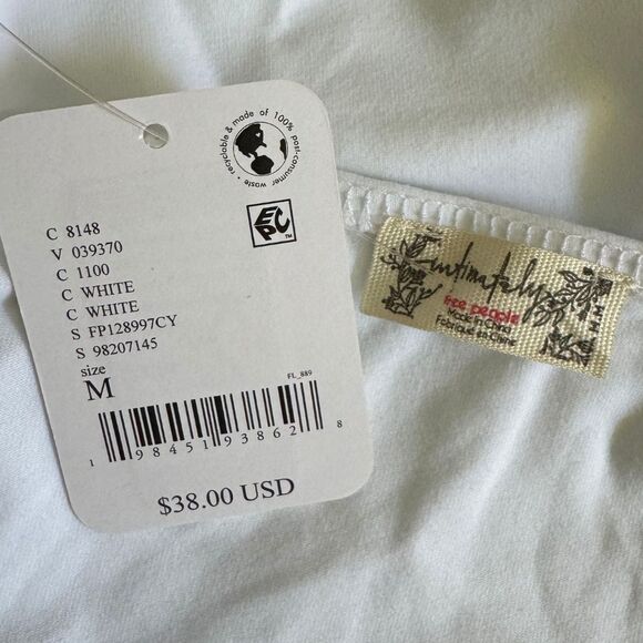 FP FREE PEOPLE INTIMATELY Still Here Halter Top Knit Deep V White NWT Medium - Picture 6 of 6